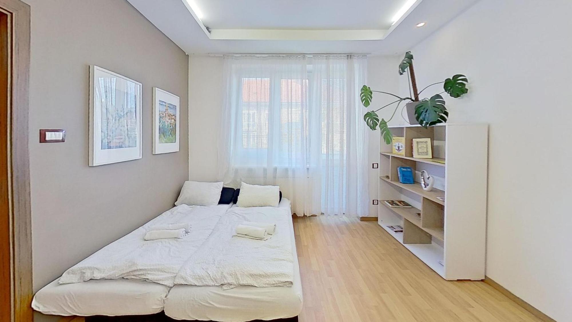 2Br Apt With Free Garage Parking, Close To The Historic Centre Bratislava Extérieur photo