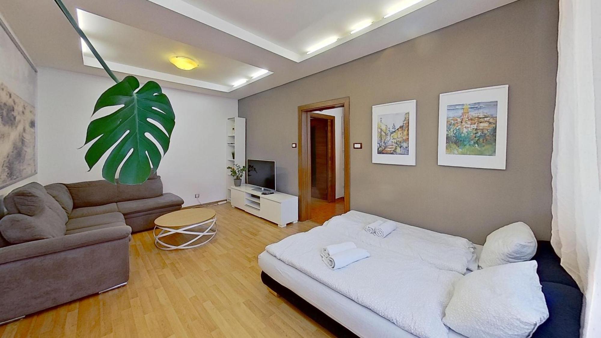 2Br Apt With Free Garage Parking, Close To The Historic Centre Bratislava Extérieur photo